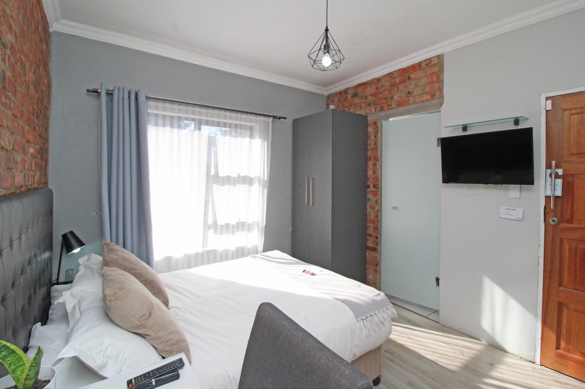 The Chameleon Hotel Centurion Bagian luar foto